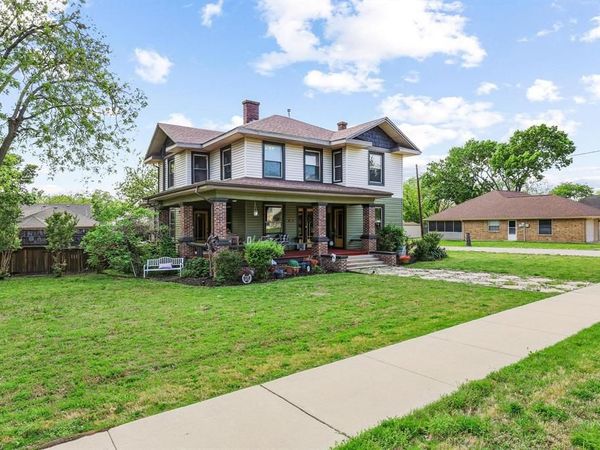 530 S Waco Street , Van Alstyne, TX 75495