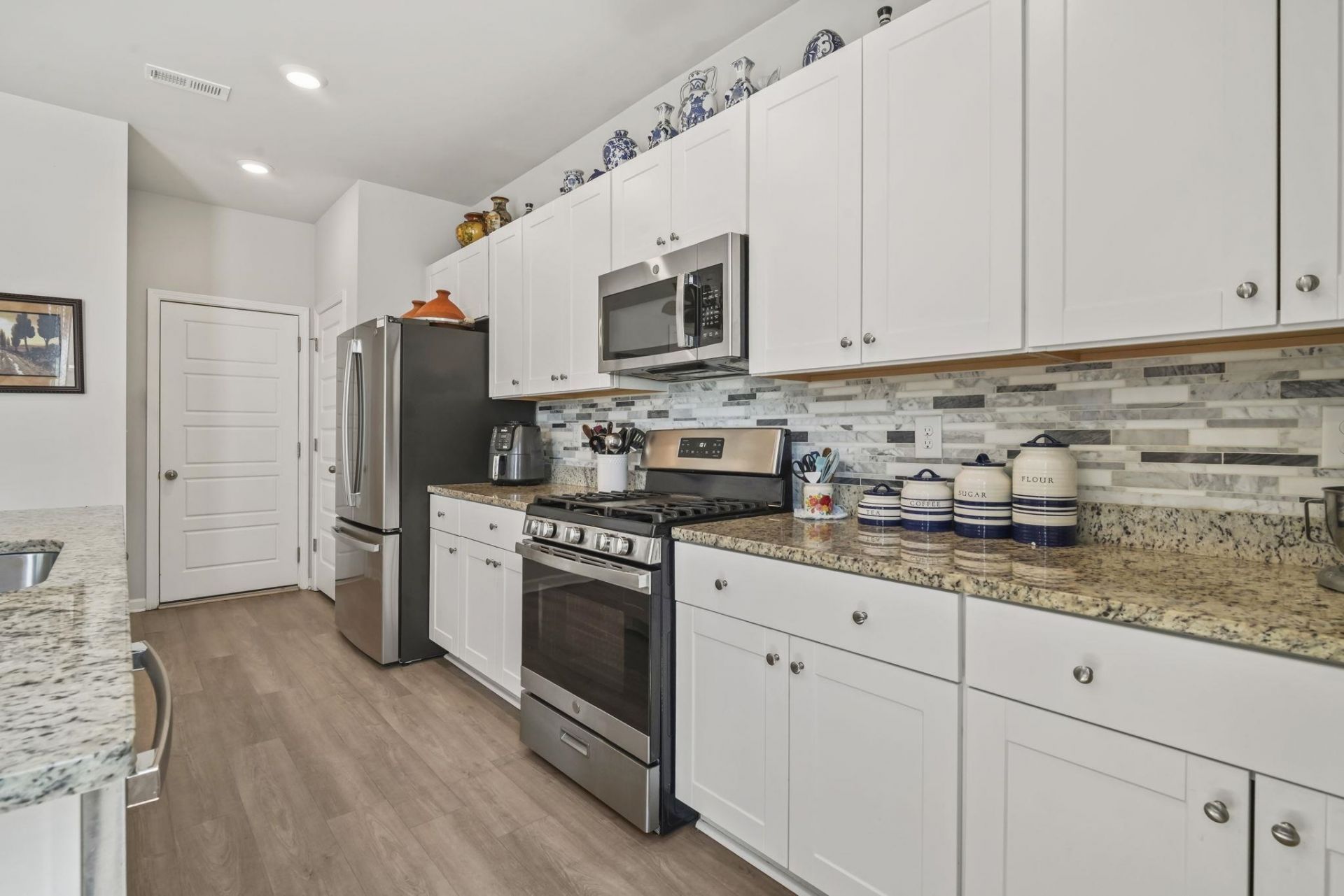 79 S Reindeer Rd. Photo 12