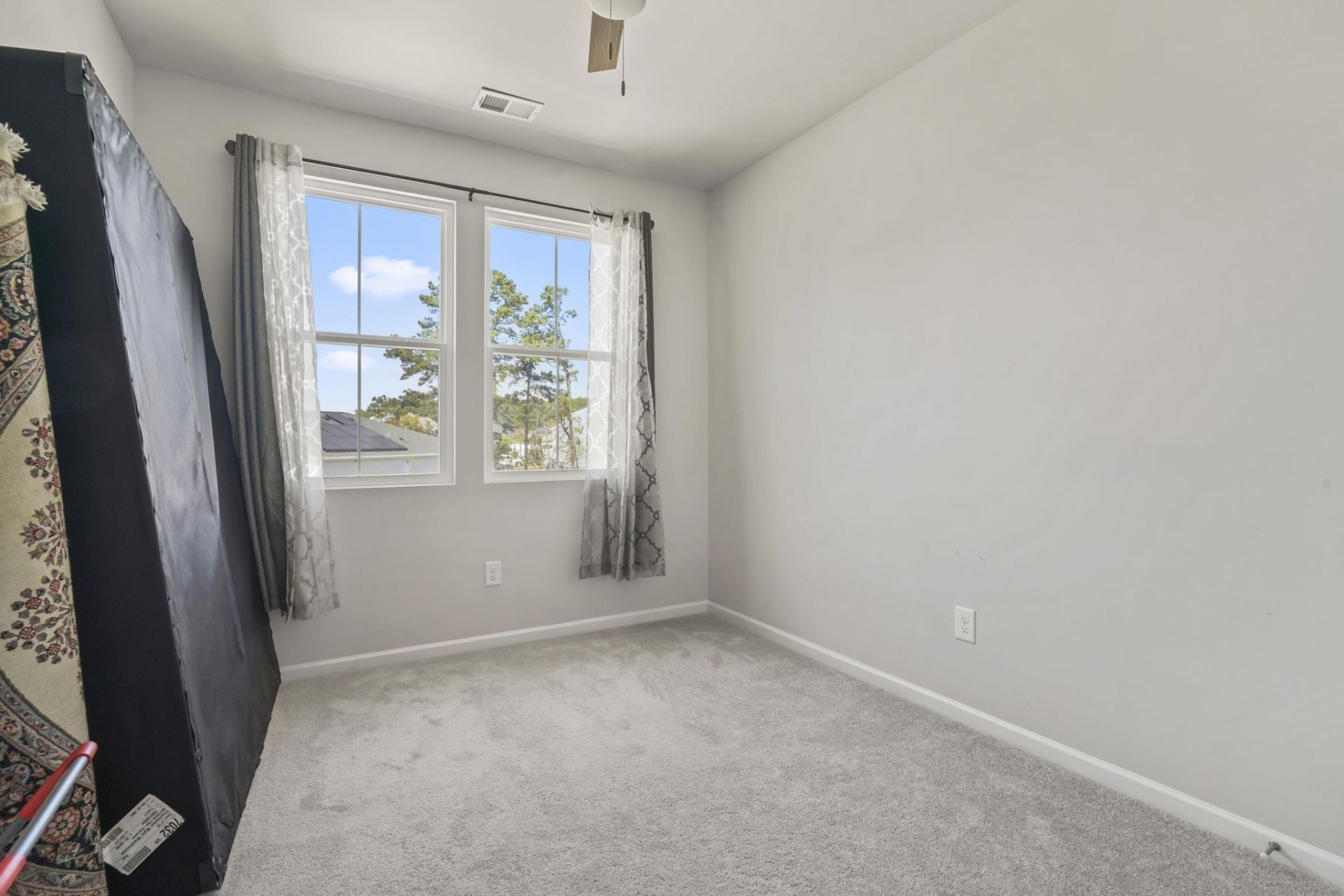 79 S Reindeer Rd. Photo 29