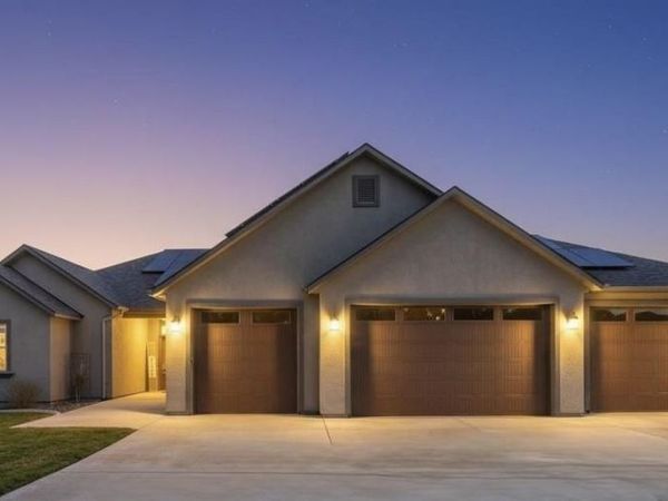 6832 Collins Road, West Richland, WA 99353