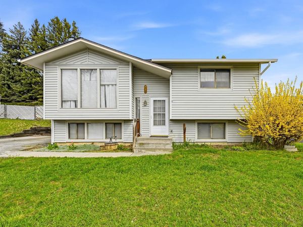 310 NW Dillon St, Pullman, WA 99163