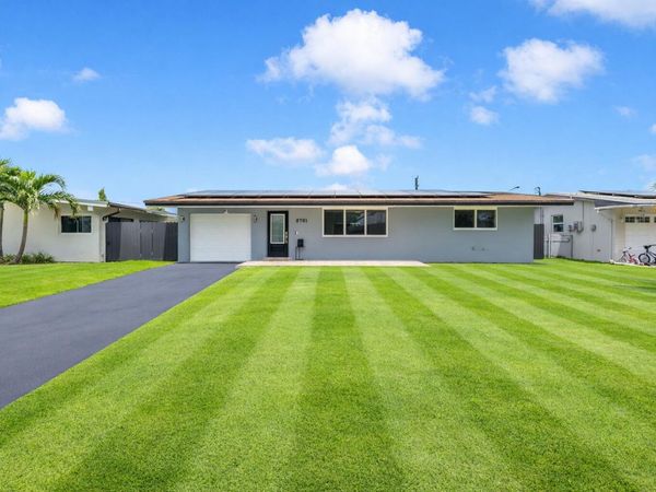 8781 NW 15th Street, Pembroke Pines, FL 33024