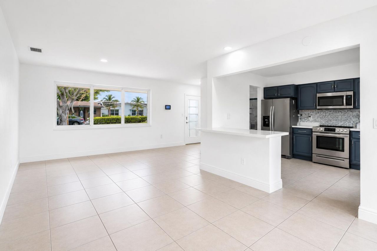 8781 NW 15th Street, Pembroke Pines, FL 33024 Photo