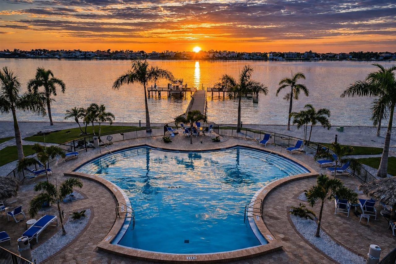 5220 Brittany Drive S, Unit 501-a, Saint Petersburg, FL 33715 Photo