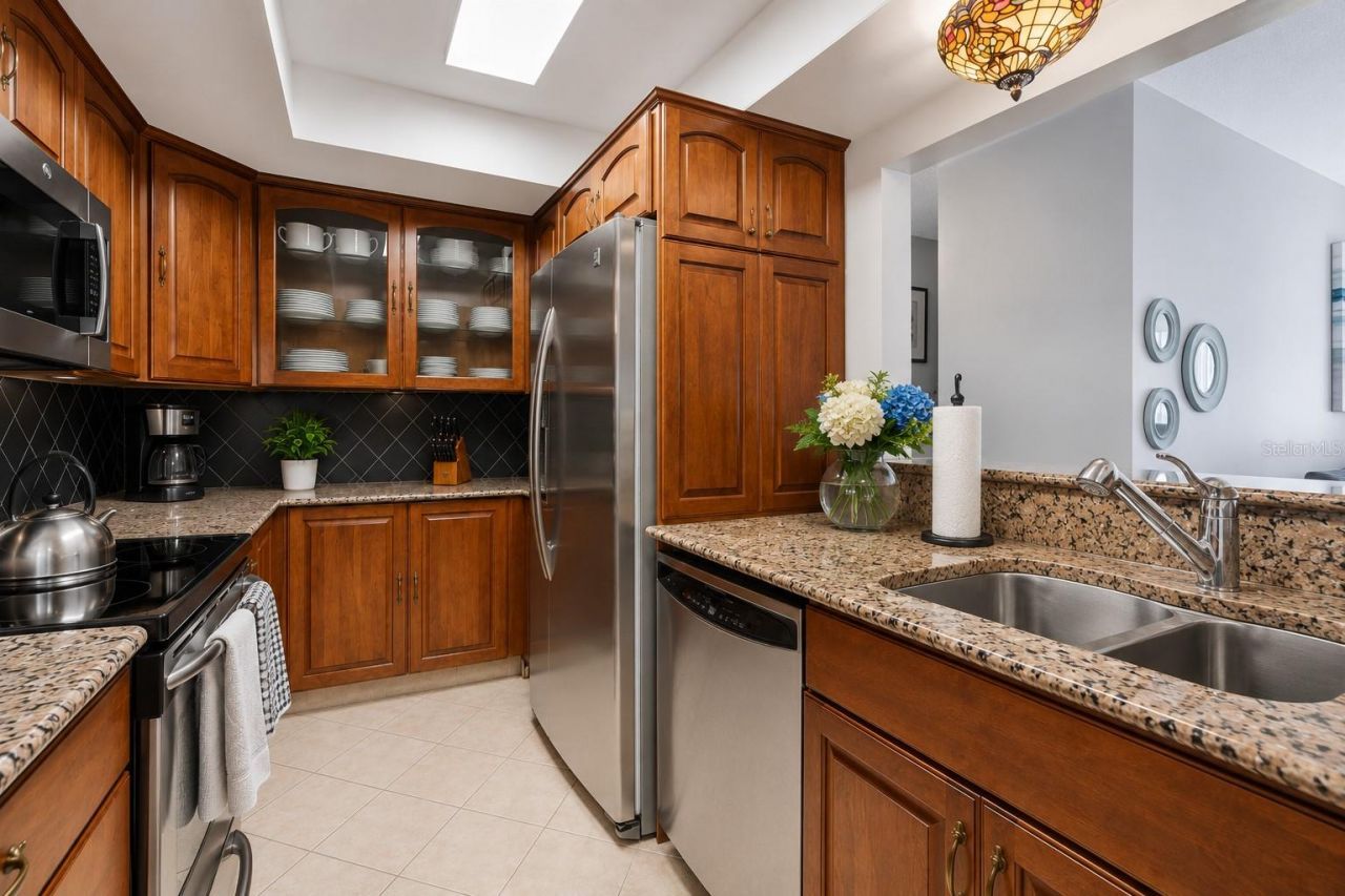 5220 Brittany Drive S, Unit 501-a, Saint Petersburg, FL 33715 Photo