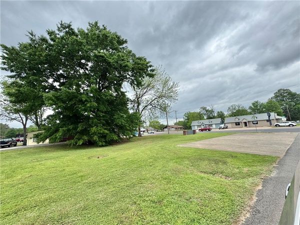 2001 W Main , Russellville, AR 72801