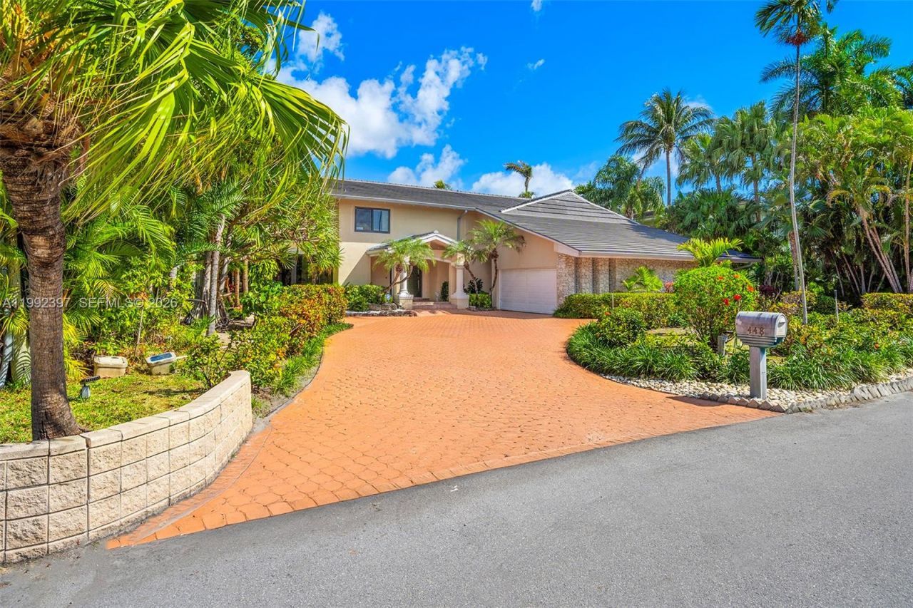 448 Poinciana Dr, Hallandale Beach, FL 33009 Photo