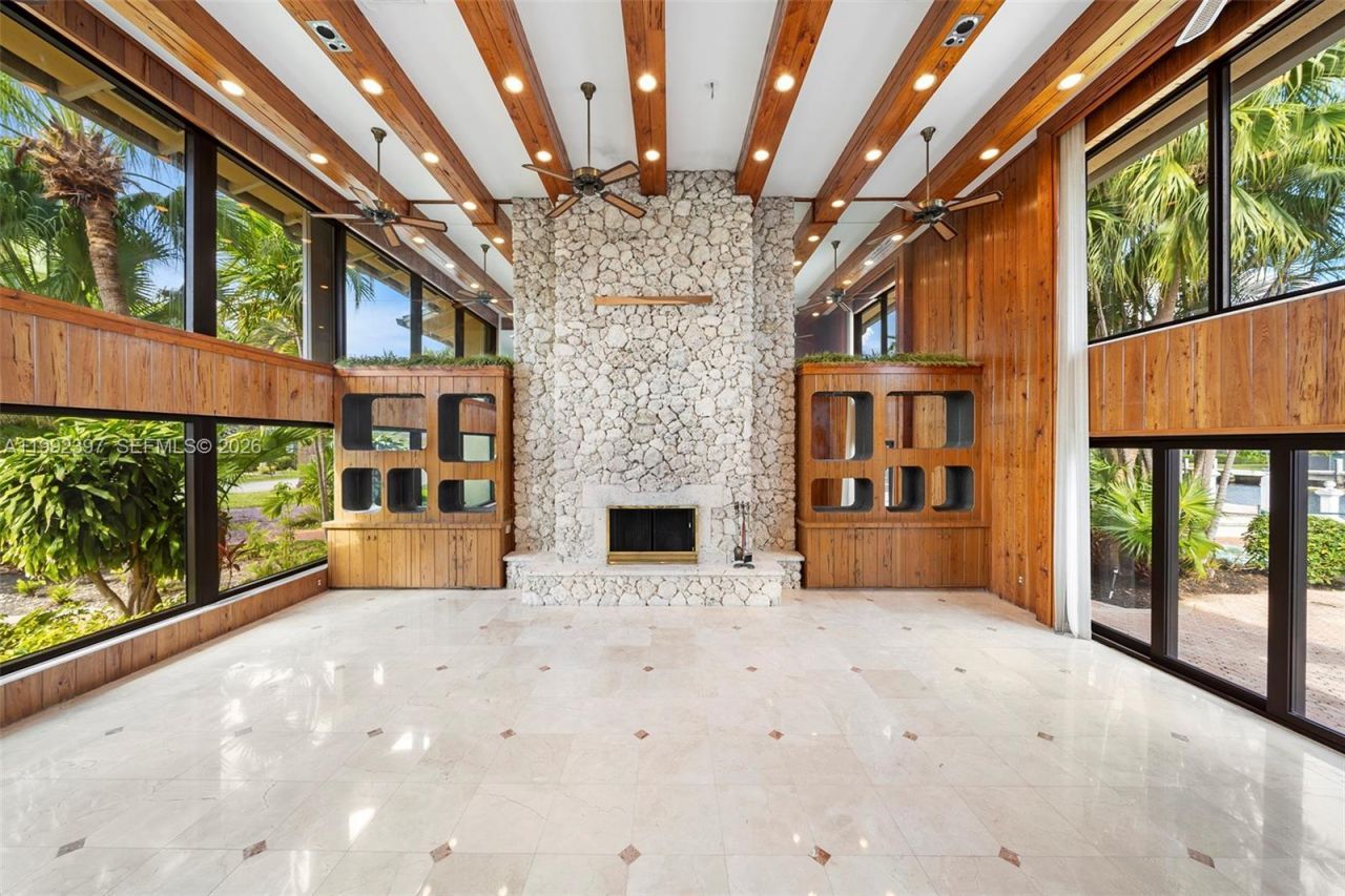 448 Poinciana Dr, Hallandale Beach, FL 33009 Photo