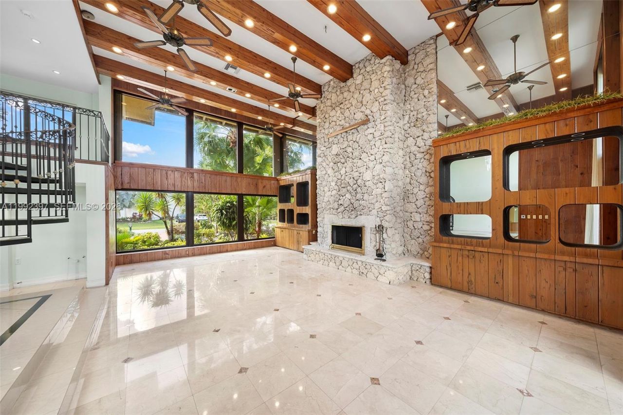 448 Poinciana Dr, Hallandale Beach, FL 33009 Photo