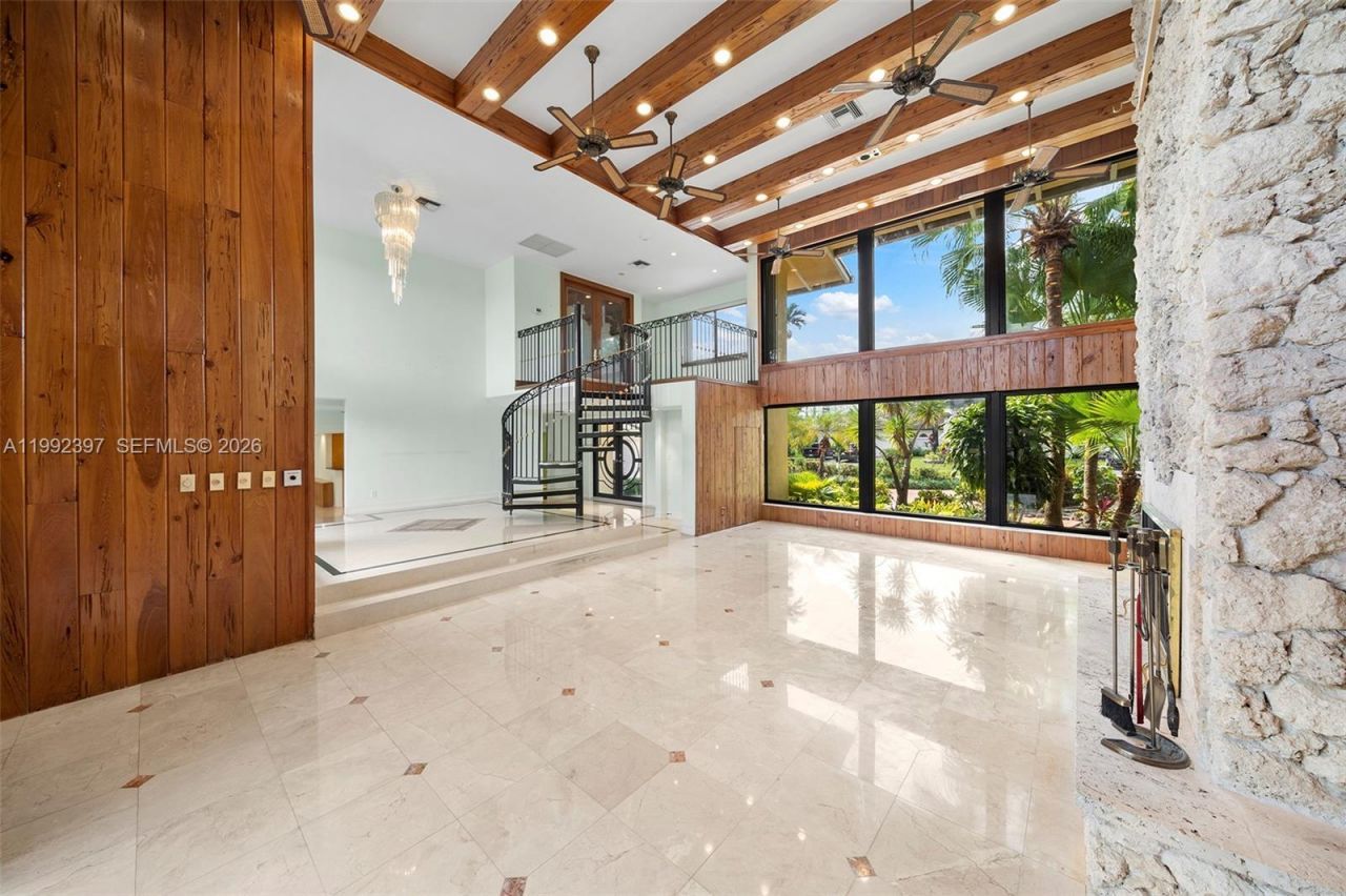 448 Poinciana Dr, Hallandale Beach, FL 33009 Photo