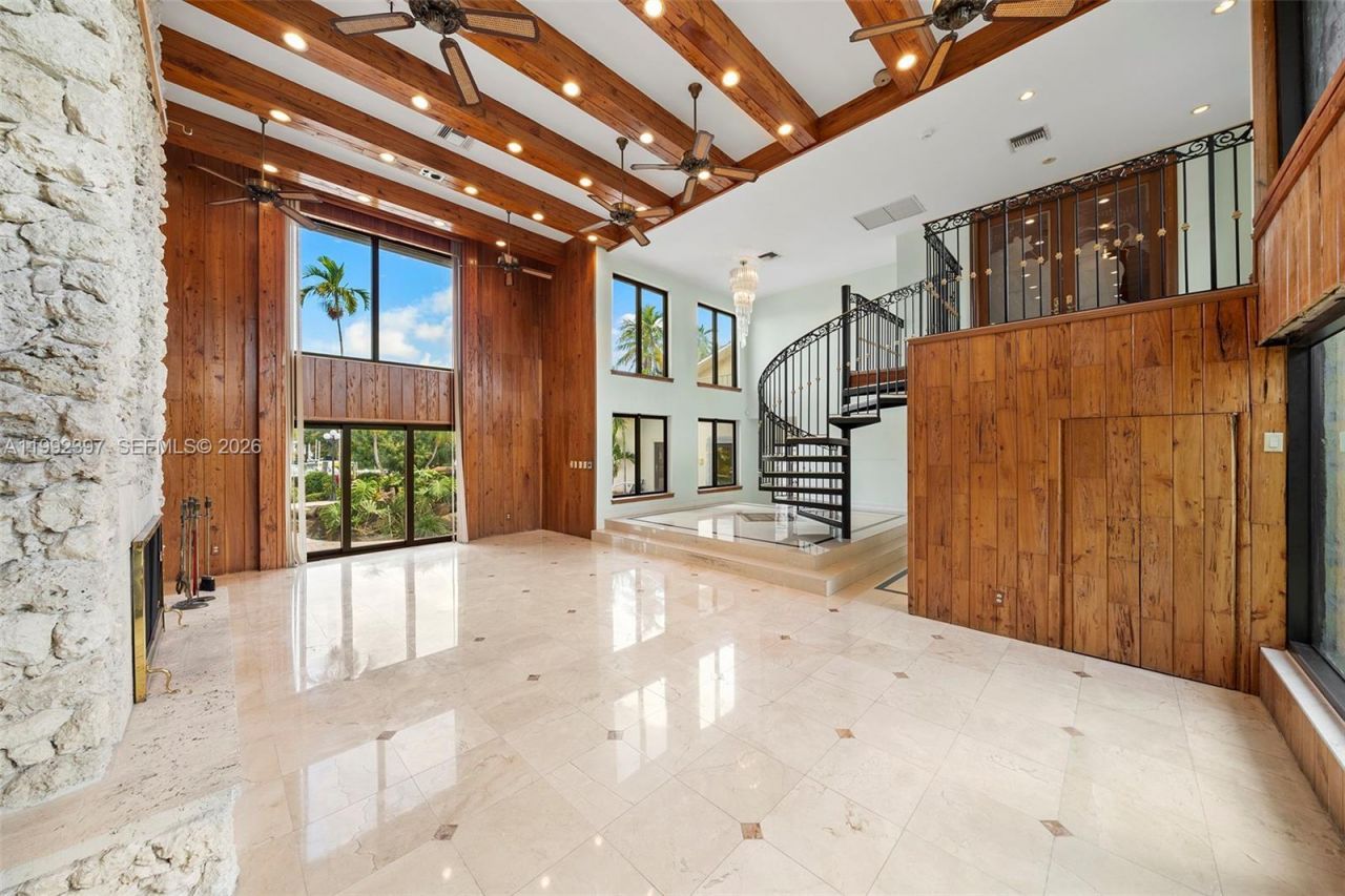 448 Poinciana Dr, Hallandale Beach, FL 33009 Photo