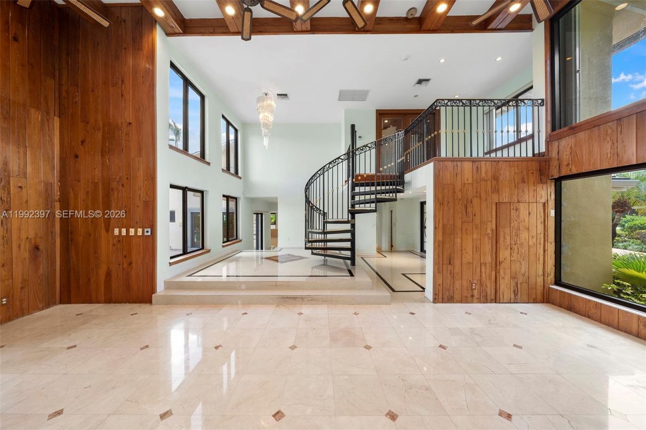 448 Poinciana Dr, Hallandale Beach, FL 33009 Photo