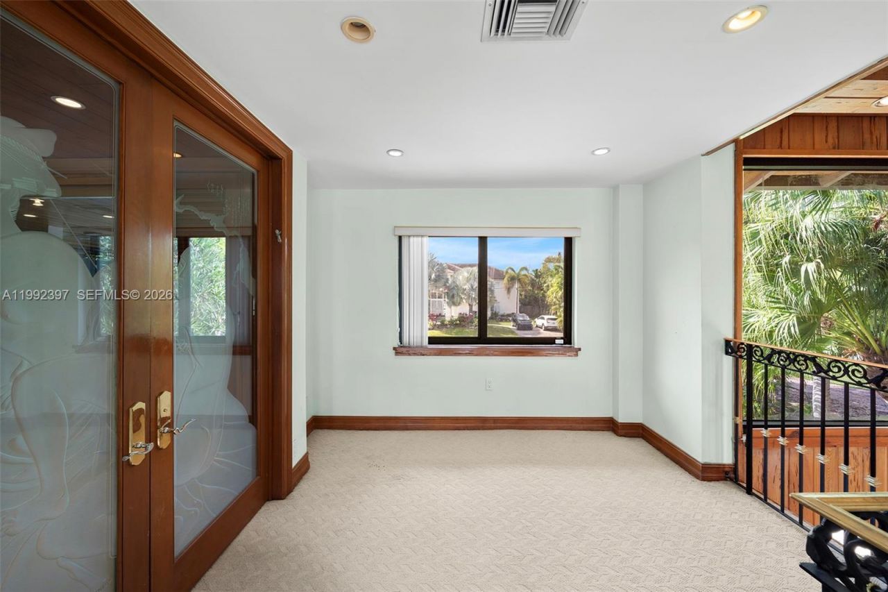 448 Poinciana Dr, Hallandale Beach, FL 33009 Photo