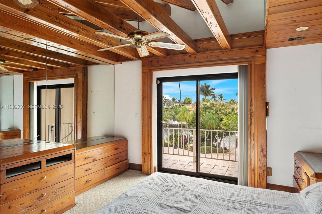 448 Poinciana Dr, Hallandale Beach, FL 33009 Photo