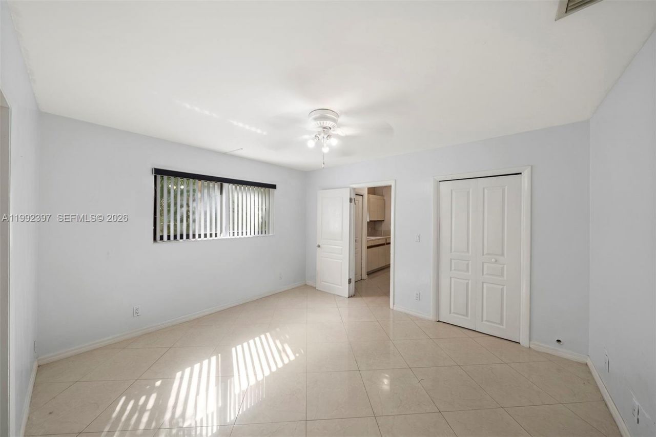 448 Poinciana Dr, Hallandale Beach, FL 33009 Photo