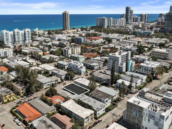 7710 Carlyle Ave , Miami Beach, FL 33141
