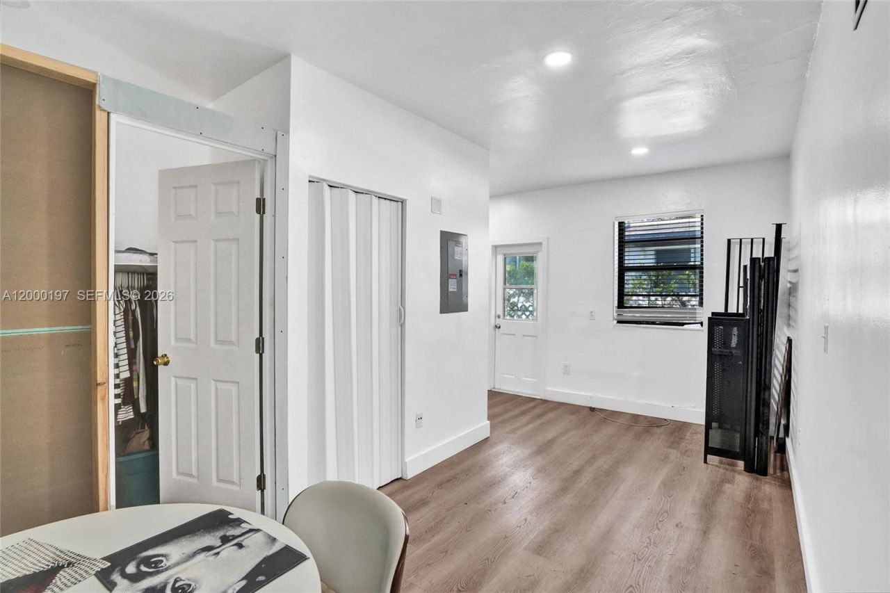 7710 Carlyle Ave , Miami Beach, FL 33141 Photo