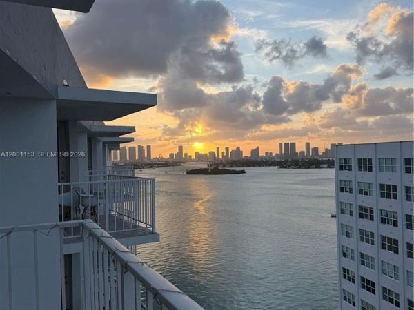 1228 West Ave , Unit 1506, Miami Beach, FL 33139