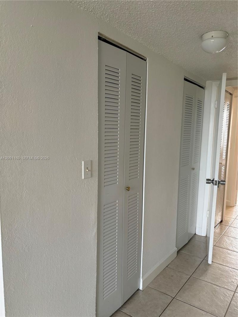 10900 SW 104th St, Unit 303, Miami, FL 33176 Photo