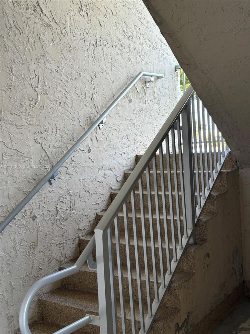 10900 SW 104th St, Unit 303, Miami, FL 33176 Photo