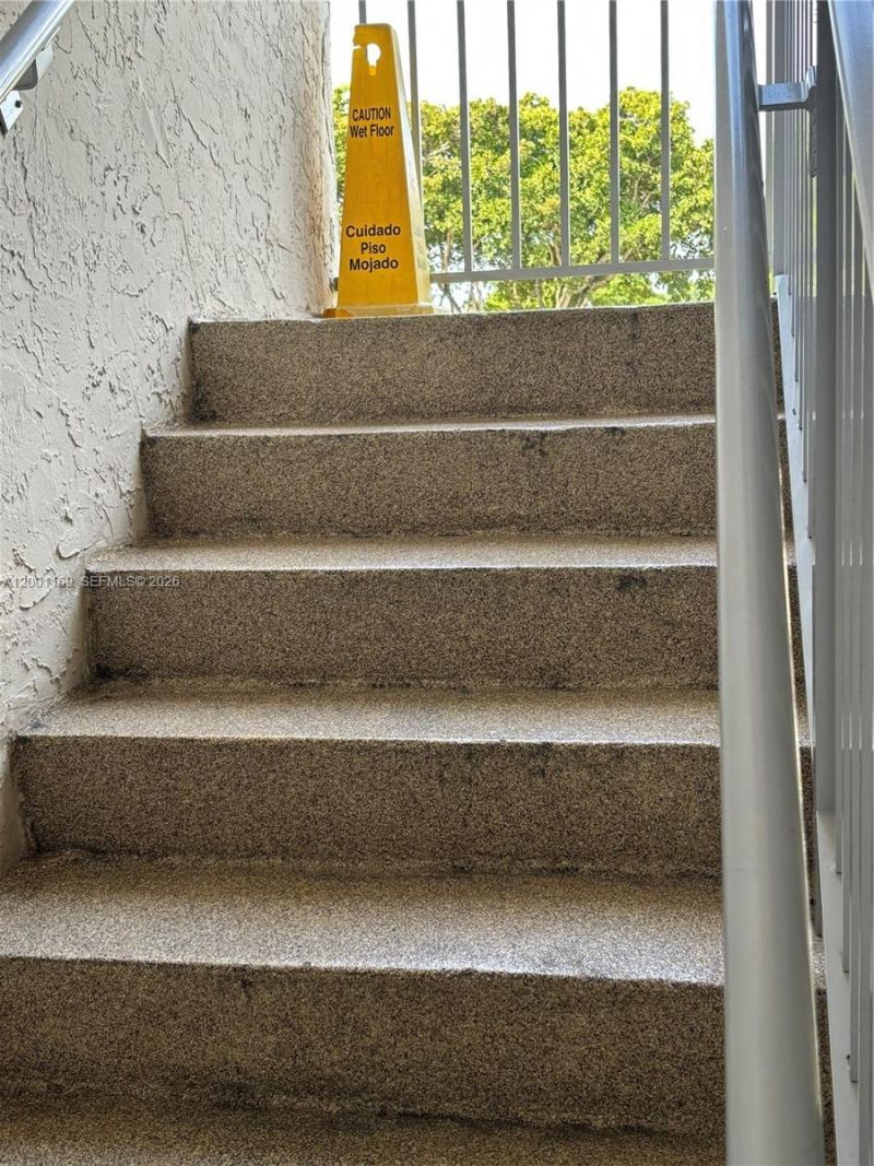 10900 SW 104th St, Unit 303, Miami, FL 33176 Photo