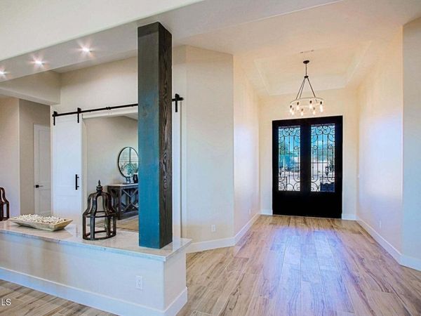 19 E DESERT HILLS Drive, Phoenix, AZ 85086