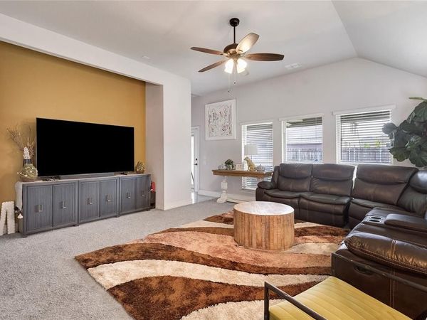 1129 Snowy Owl Drive , Alvarado, TX 76009