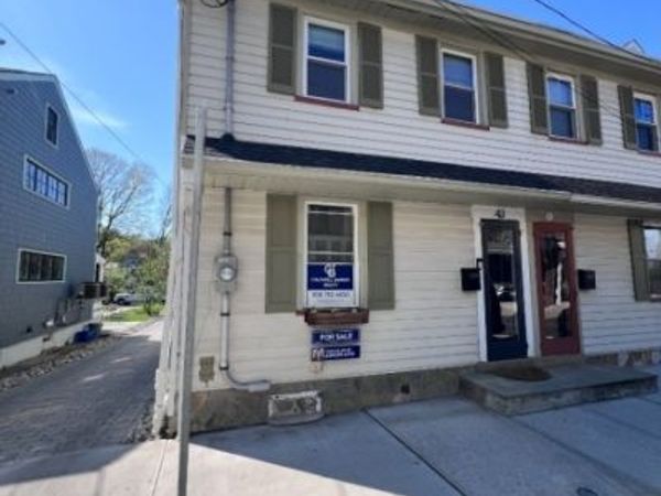 43 Ferry St, Lambertville, NJ 08530