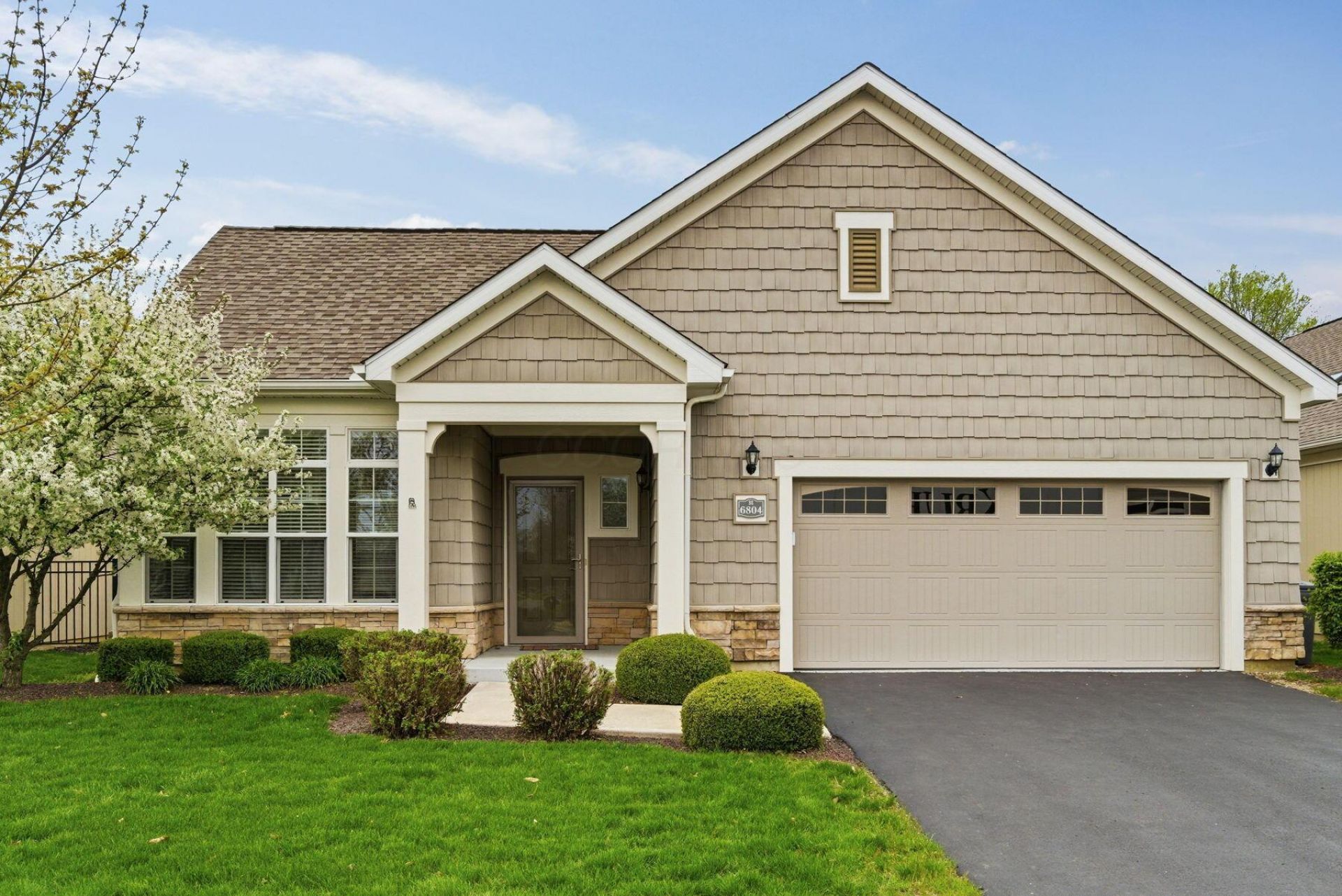 6804 Garden View Drive, Westerville, OH 43082 Main Photo