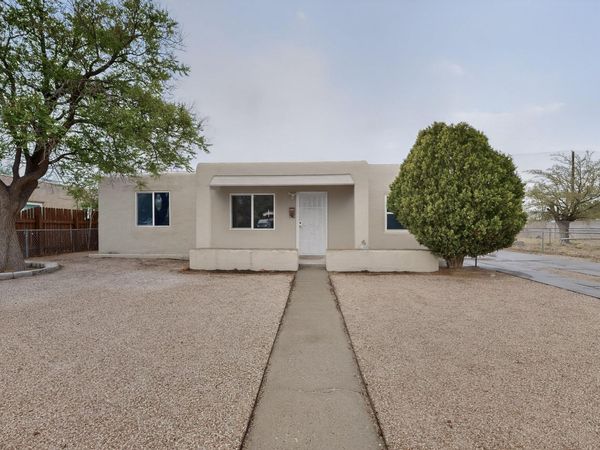 2429 Palomas Drive NE, Albuquerque, NM 87110