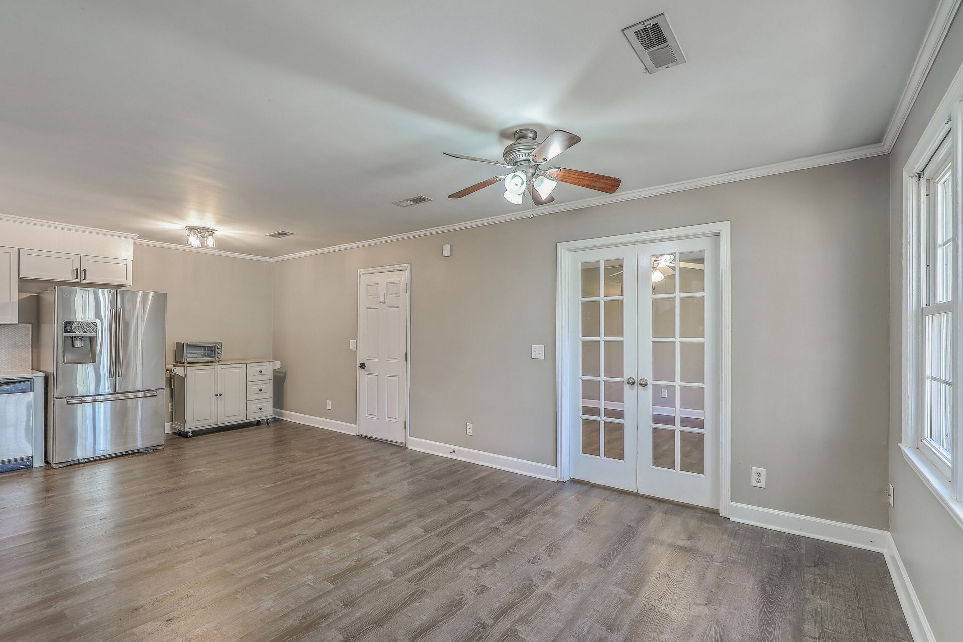 1152 Bradford Avenue Photo 10