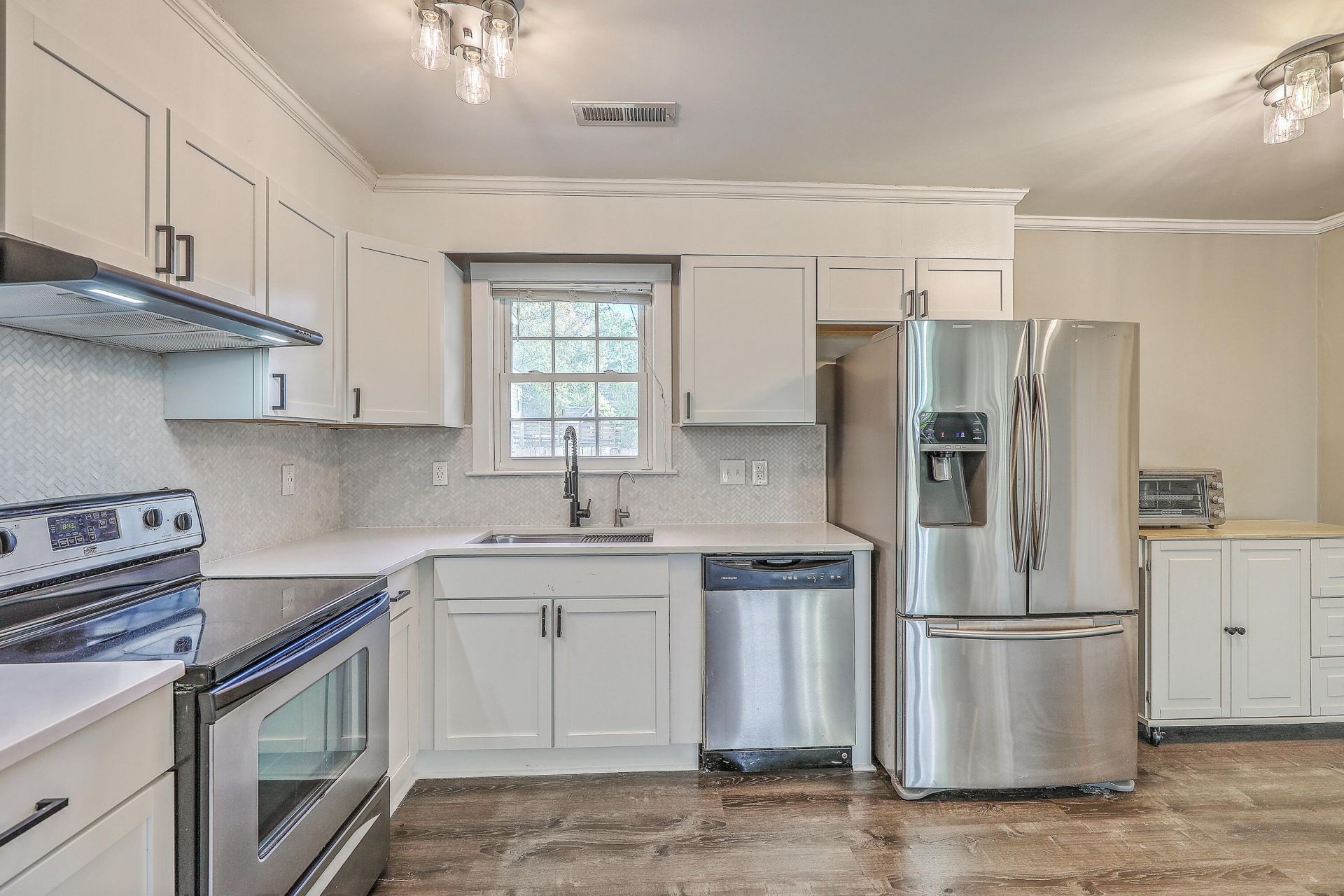 1152 Bradford Avenue Photo 13