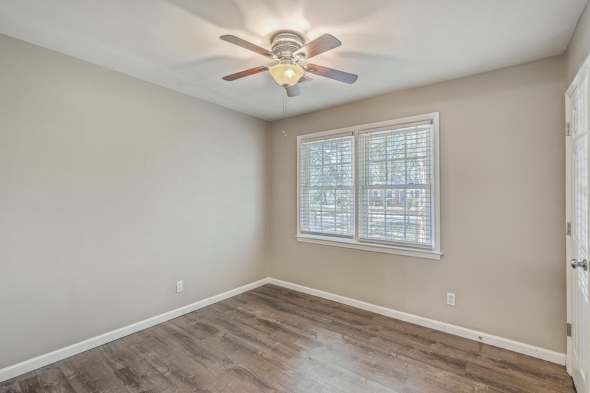 1152 Bradford Avenue Photo 23