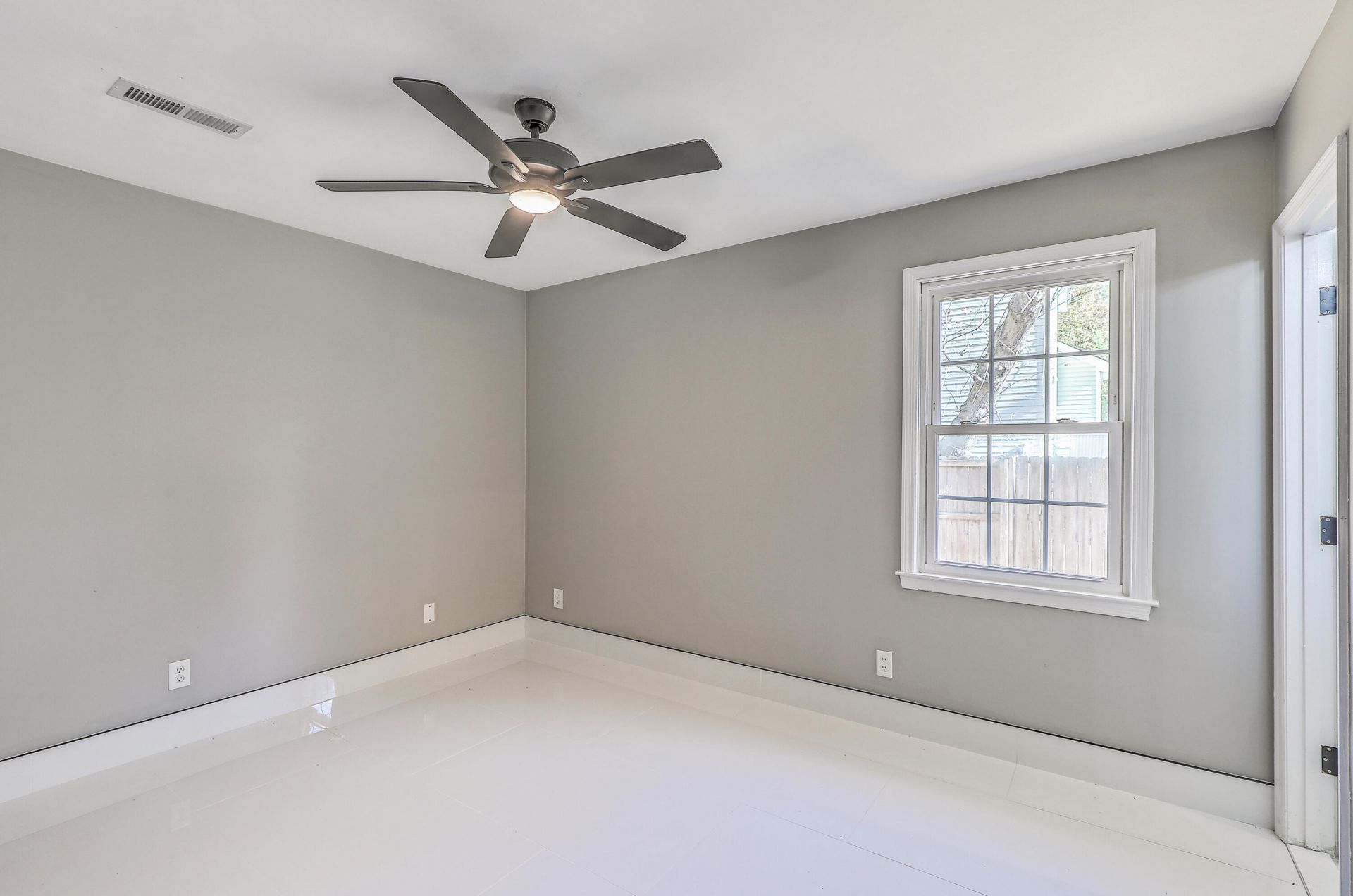 1152 Bradford Avenue Photo 27