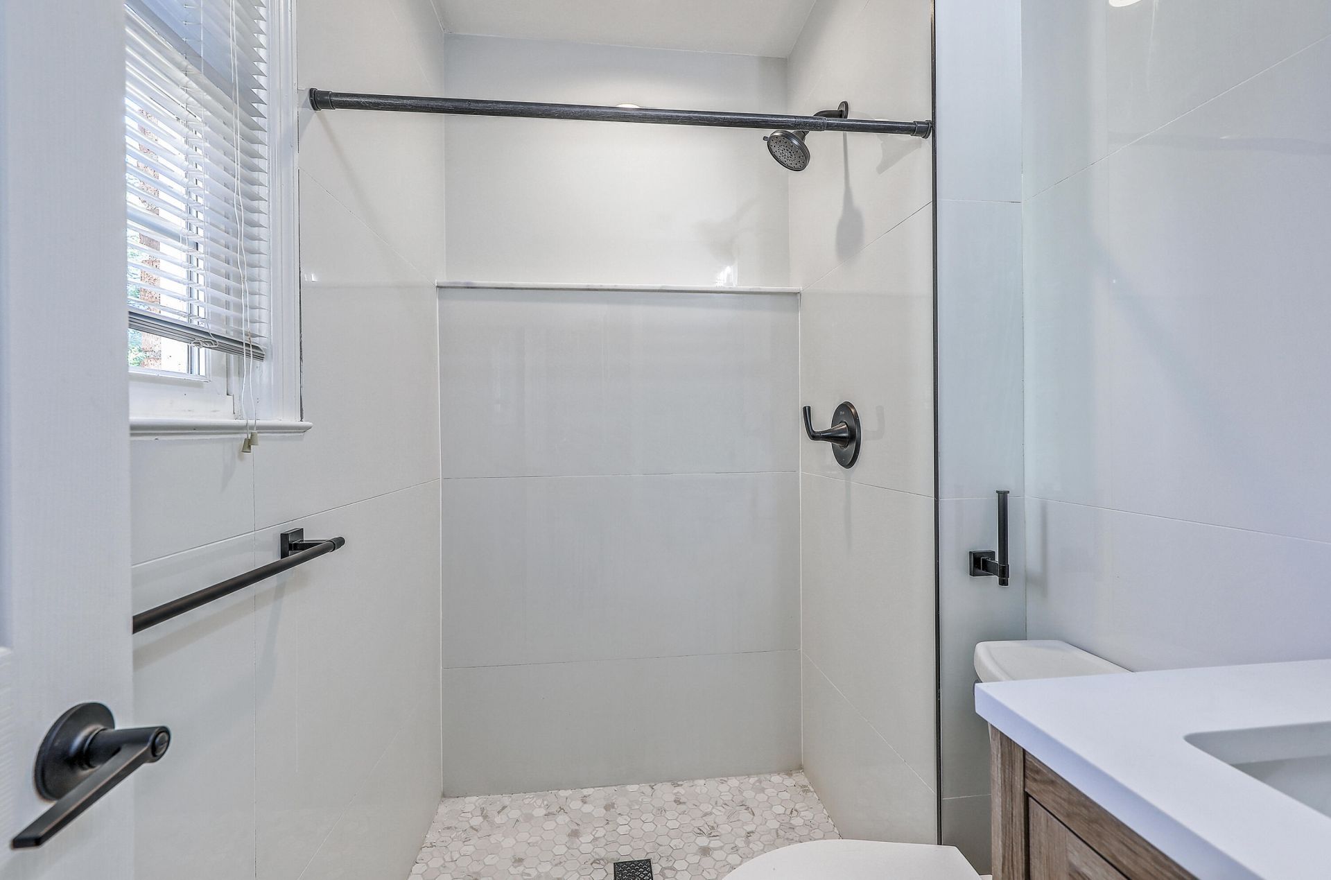 1152 Bradford Avenue Photo 32