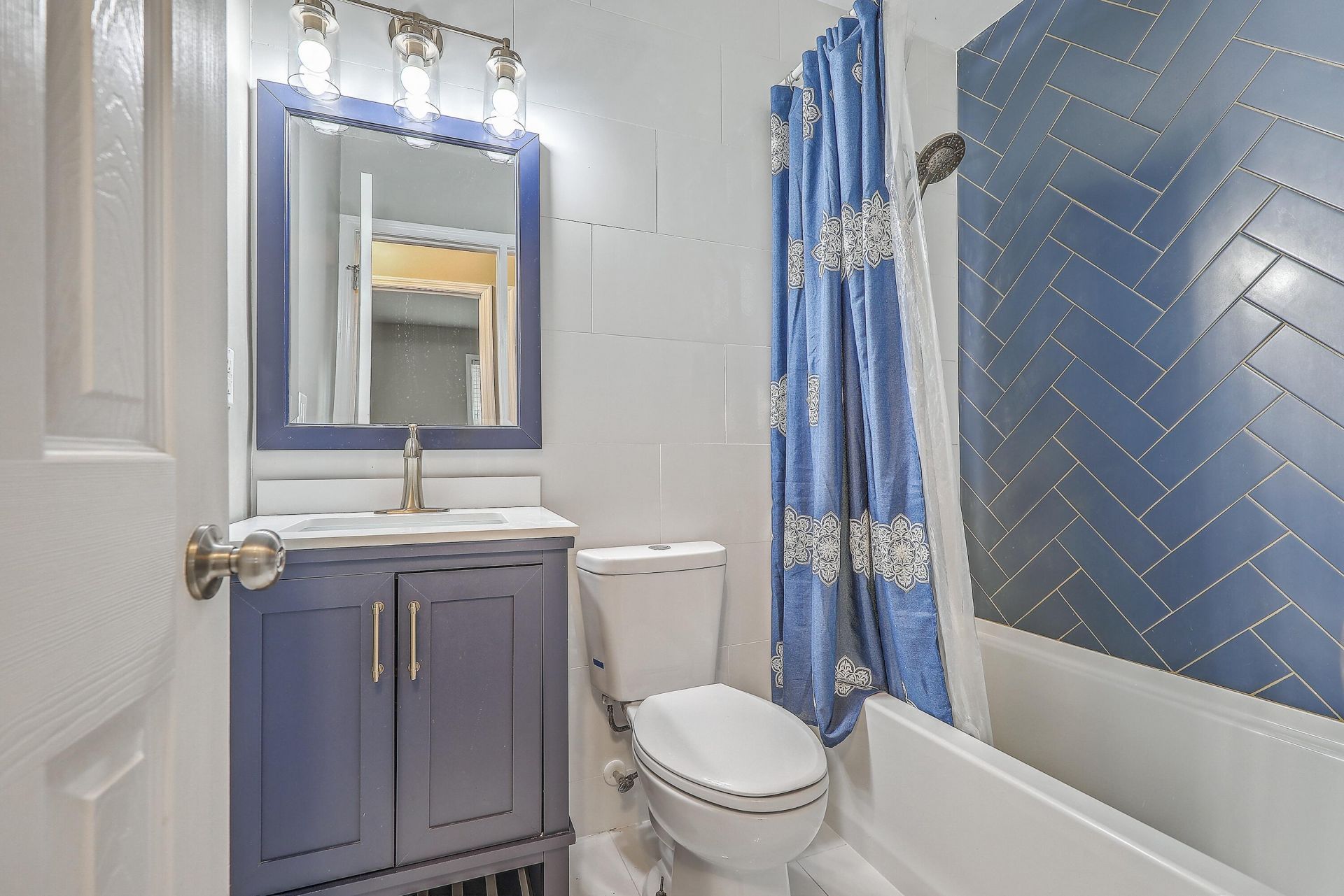 1152 Bradford Avenue Photo 34