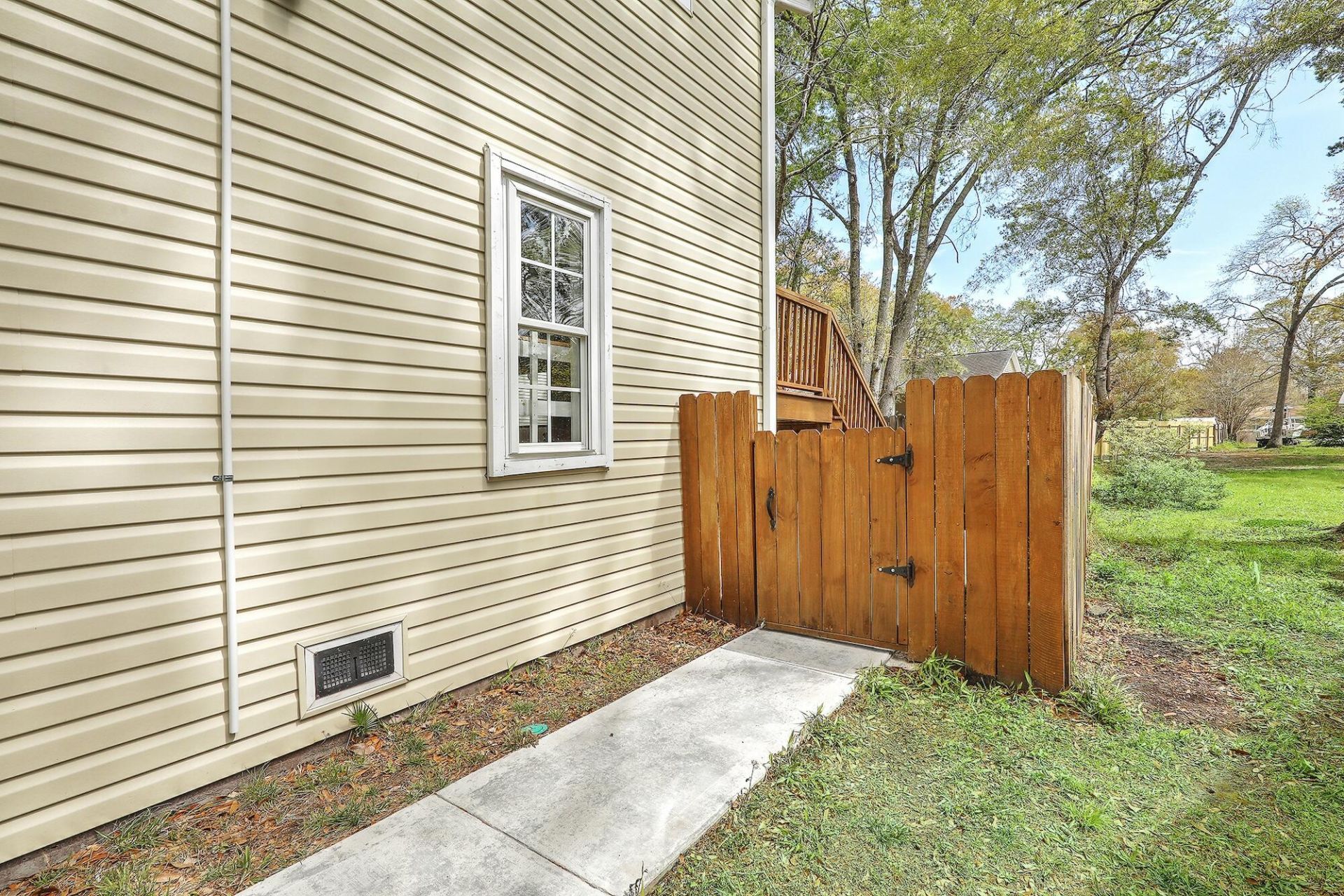 1152 Bradford Avenue Photo 35