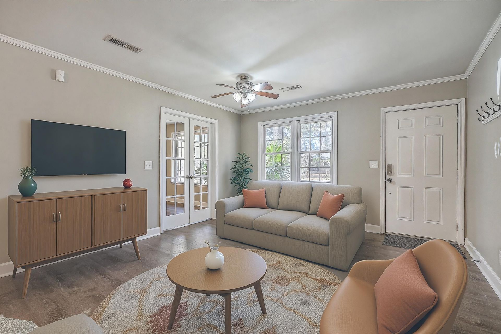 1152 Bradford Avenue Photo 5