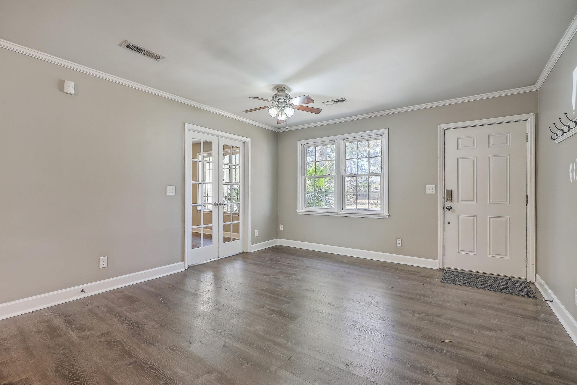 1152 Bradford Avenue Photo 6