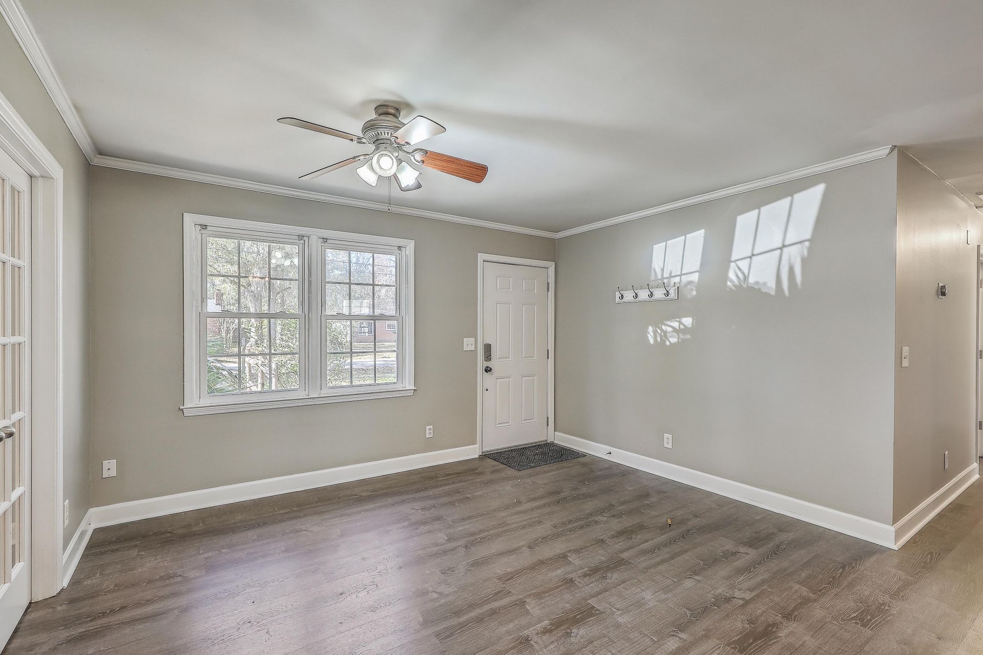 1152 Bradford Avenue Photo 8