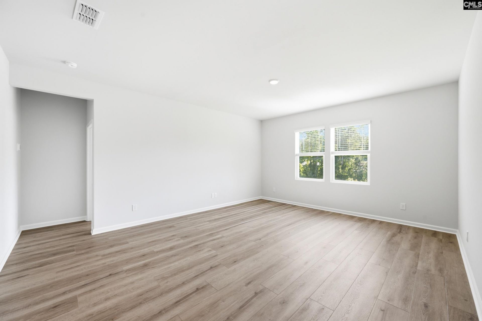 426 Edith Court Photo 13