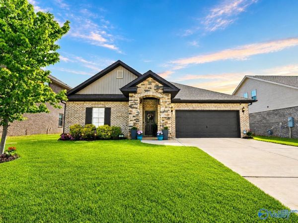 107 Grove Hill Circle, New Market, AL 35761