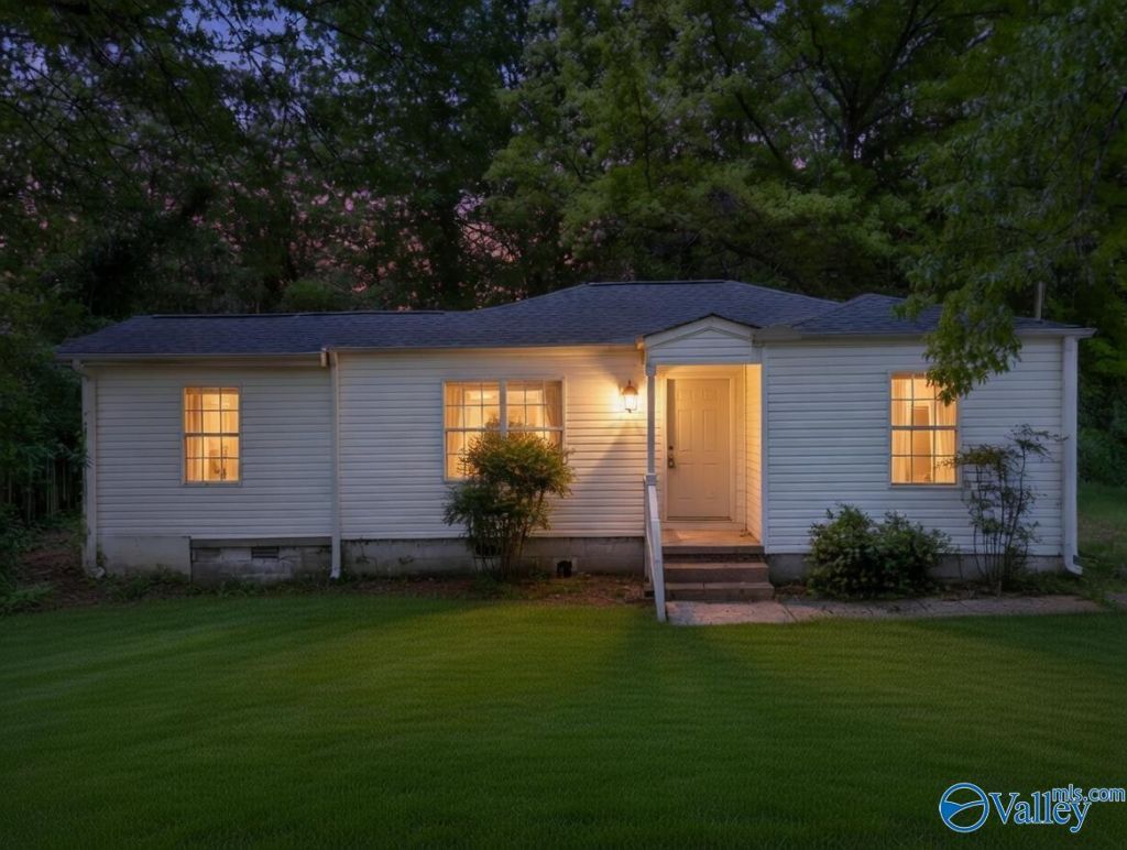 1316 Starnes Street, Guntersville, AL 35976 Main Photo