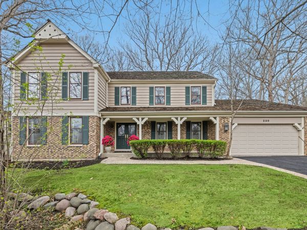 220 Dover Circle , Lincolnshire, IL 60069