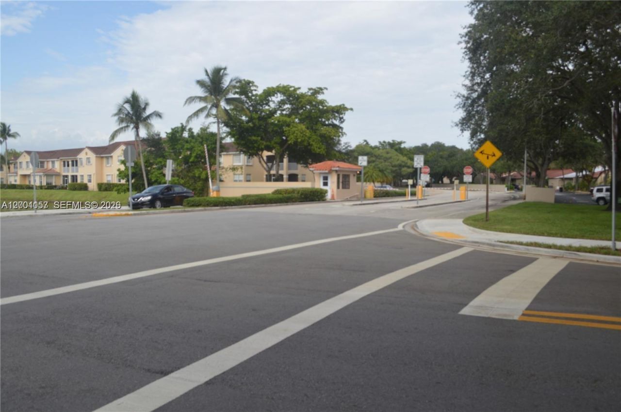 14827 Balgowan Rd , Unit 101-8, Miami Lakes, FL 33016 Photo