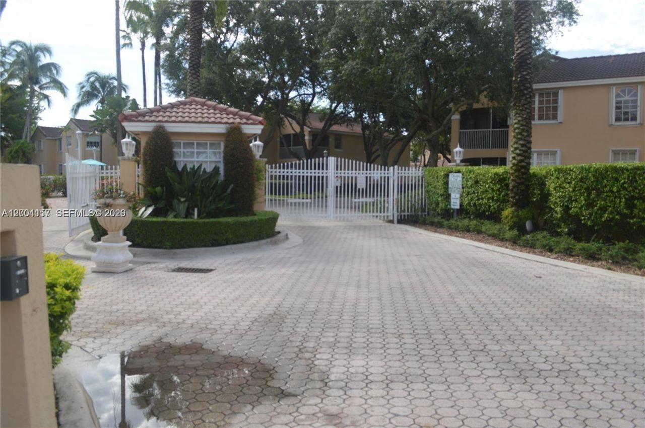 14827 Balgowan Rd , Unit 101-8, Miami Lakes, FL 33016 Photo