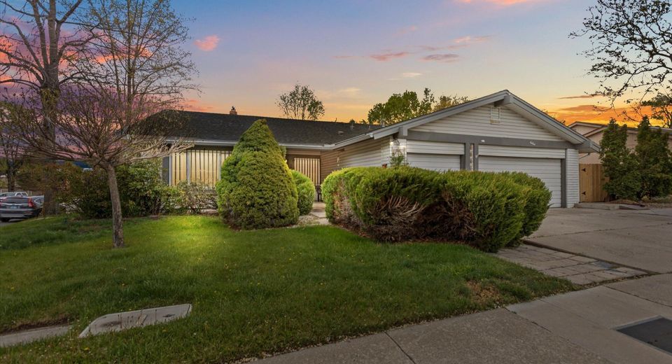 4960 Lakeside Drive, Reno, NV 89509 Photo