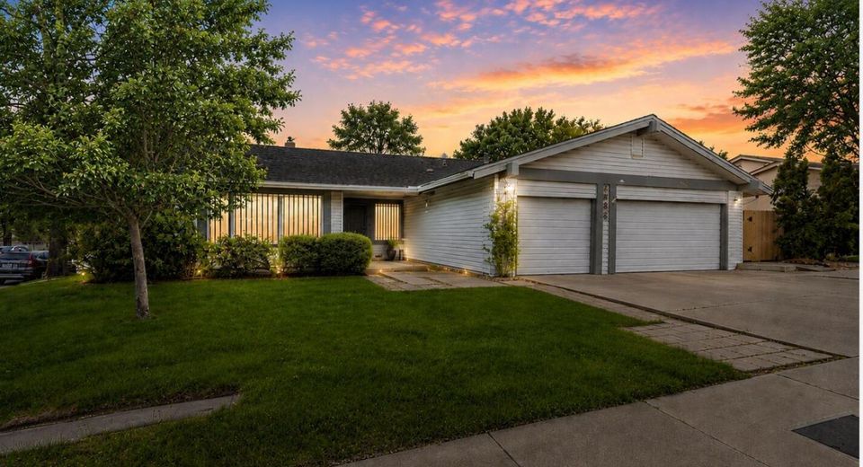 4960 Lakeside Drive, Reno, NV 89509 Photo