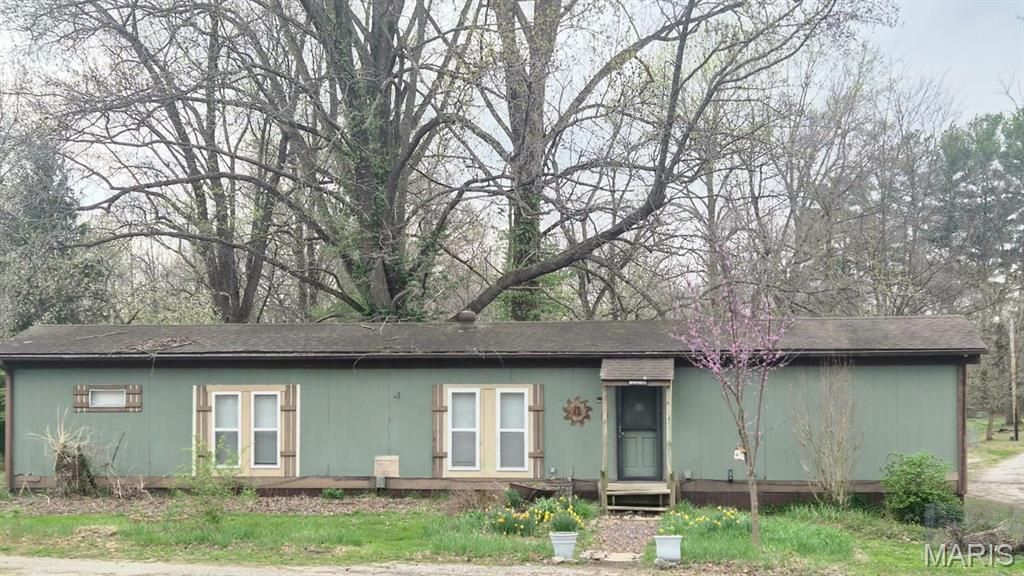 13 Bittersweet Drive, Glen Carbon, IL 62034 Main Photo