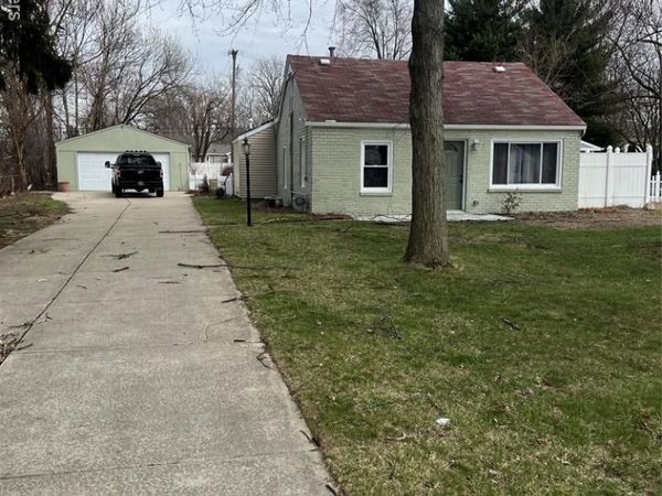 15230 Harrison Street, Livonia, MI 48154